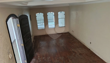 Sobrado à venda com 3 quartos, sendo 1 suíte,  em Vila Lucia, São Paulo, SP