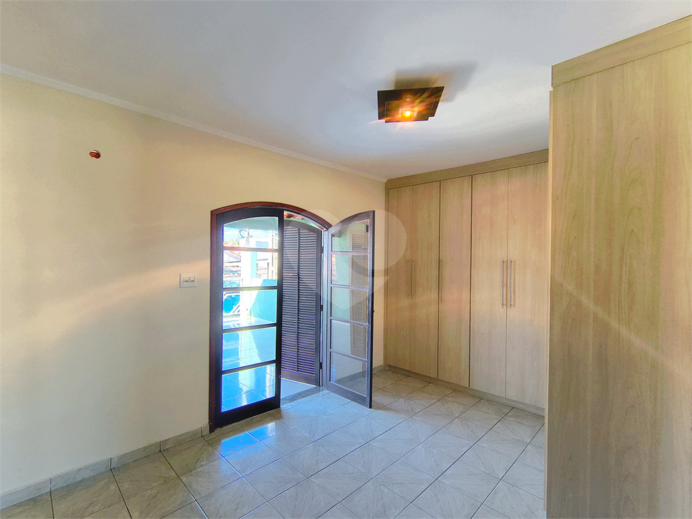 Sobrado à venda com 3 quartos, sendo 1 suíte,  em Jardim Alice, Indaiatuba, SP