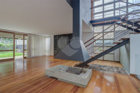 Casa de Vila à venda ou para alugar com 3 suítes em Jardim dos Estados, São Paulo, SP