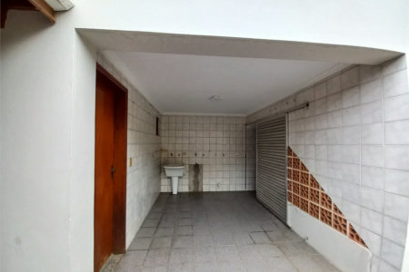Sobrado à venda com 4 quartos, sendo 3 suítes,  em Cidade São Francisco, São Paulo, SP