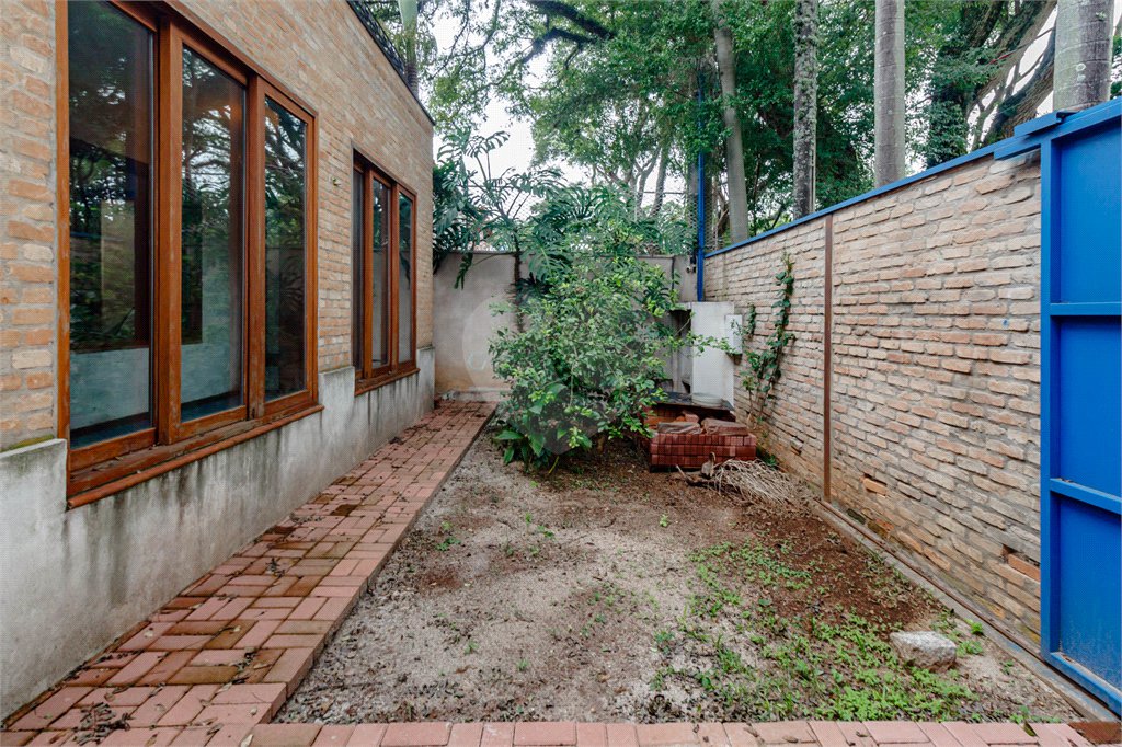 Casa à venda com 3 quartos, sendo 2 suítes, em Jardim América, São Paulo, SP