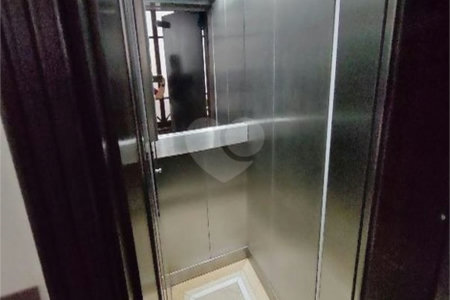 Casa à venda com 4 quartos, sendo 2 suítes,  em Pacaembu, São Paulo, SP
