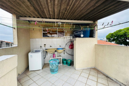 Casa à venda com 4 quartos, sendo 2 suítes, em Parque Santo Antônio, Guarulhos, SP