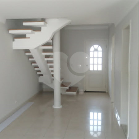 Casa à venda com 4 quartos, sendo 2 suítes, no condomínio Vila D'amalfi, Sorocaba - SP