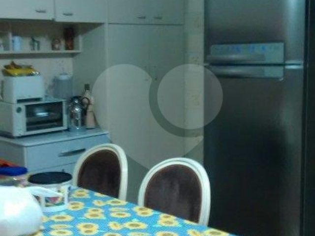 Casa à venda com 3 quartos, sendo 1 suíte,  no condomínio Travessa Soldado Oscar Ribeiro Sampaio,8, São Paulo - SP