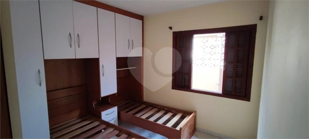 Casa à venda com 3 quartos, sendo 1 suíte, no condomínio Residencial Gabriela, São Paulo - SP