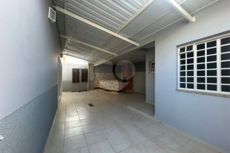 Casa à venda com 4 quartos, sendo 1 suíte,  no condomínio Lago da Boa Vista, Sorocaba - SP
