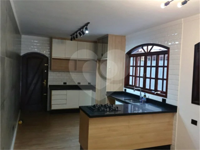 Sobrado à venda com 3 quartos, sendo 1 suíte,  em Jardim Santa Mônica, São Paulo, SP