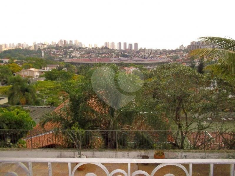 Sobrado à venda com 4 quartos, sendo 2 suítes, em Jardim Leonor, São Paulo, SP