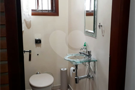 Sobrado à venda com 3 quartos, sendo 1 suíte,  em Vila Nivi, São Paulo, SP