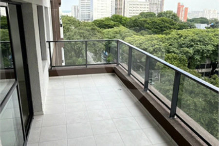 Apartamento à venda com 3 quartos, sendo 1 suíte, em Alto da Boa Vista, São Paulo, SP