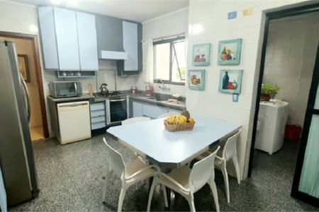 Apartamento à venda no Planalto Paulista de 147m² com 3 suítes e 3 vagas.