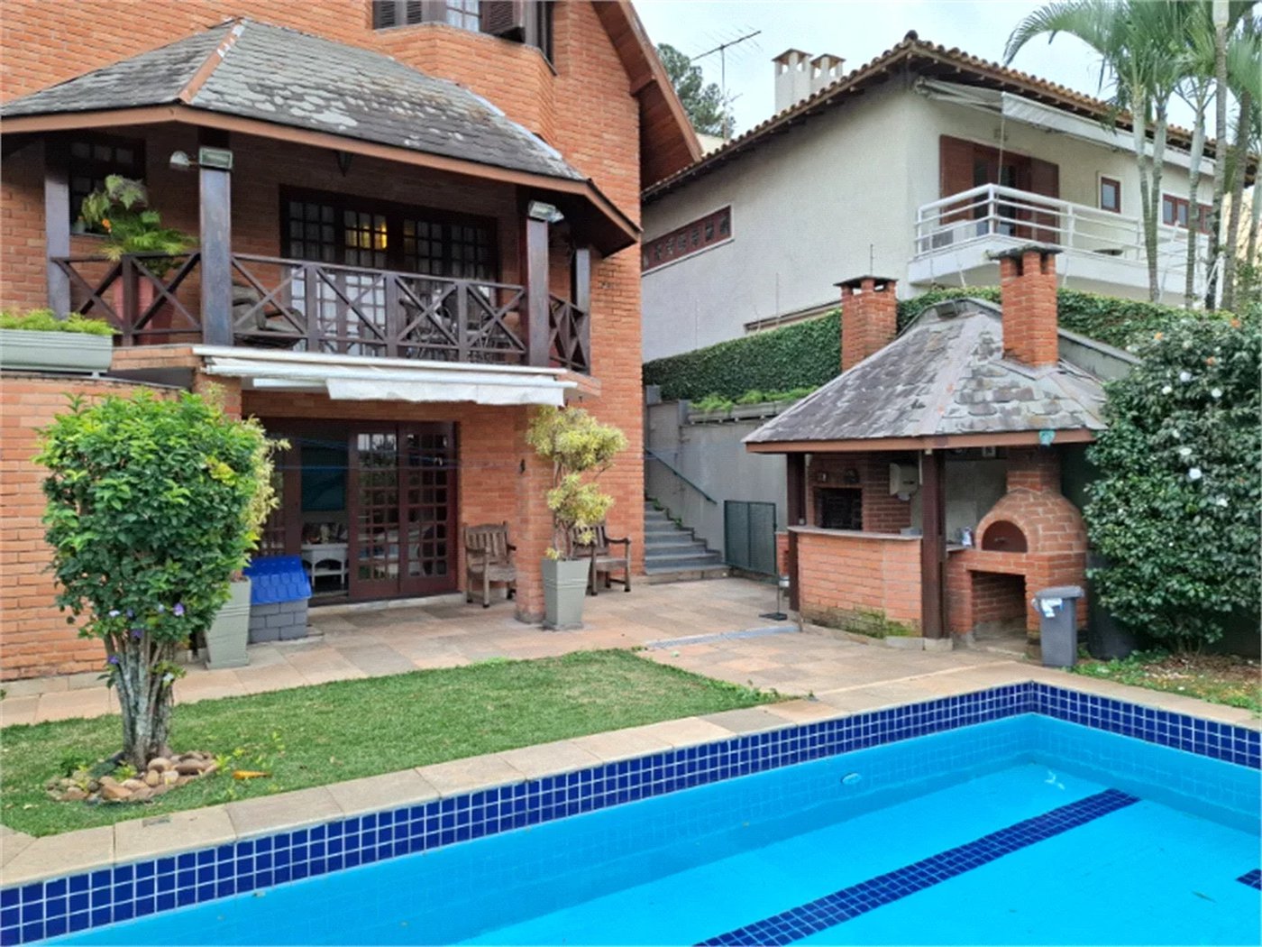 Sobrado à venda com 4 quartos, sendo 2 suítes, em Jardim Leonor, São Paulo, SP
