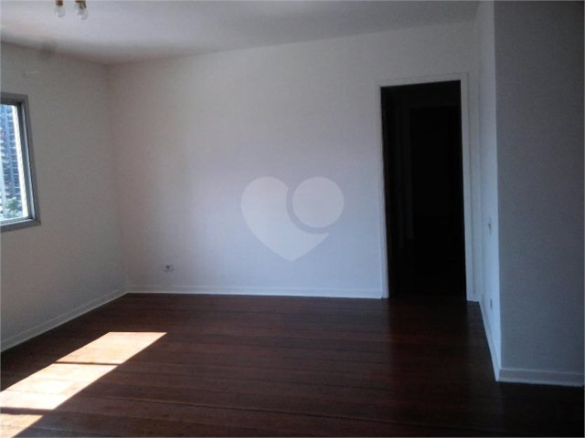 Apartamento à venda com 3 quartos, sendo 1 suíte,  em Vila Clementino, São Paulo, SP