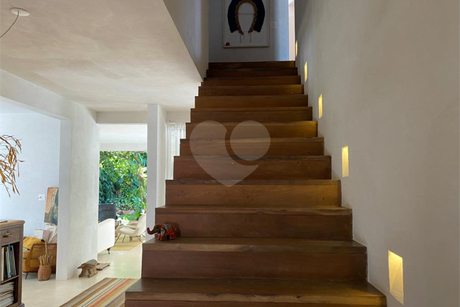 Casa à venda com 4 quartos, sendo 3 suítes, em Vila Madalena, São Paulo, SP