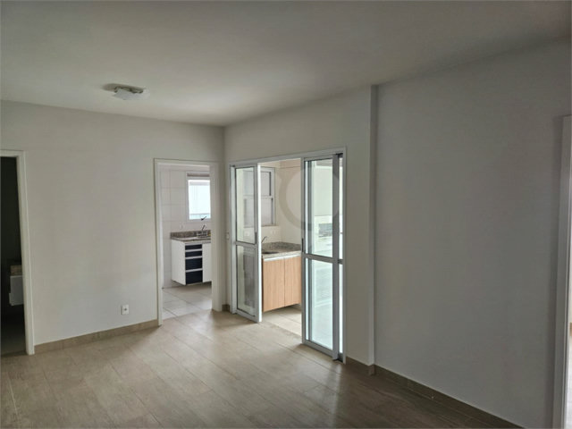 Apartamento para alugar com 2 quartos, sendo 1 suíte,  em Chácara Santo Antônio, São Paulo, SP