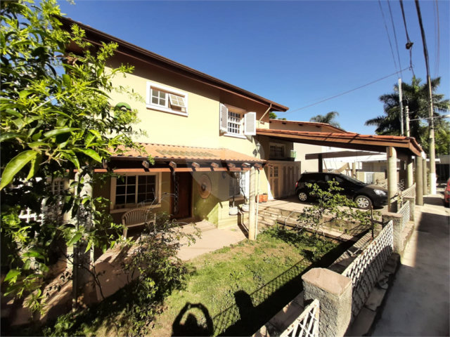 Casa à venda ou para alugar com 3 quartos, sendo 2 suítes,  no condomínio Chácara das Rosas, São Paulo - SP