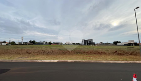 Terreno à venda no Centro, Cravinhos, SP