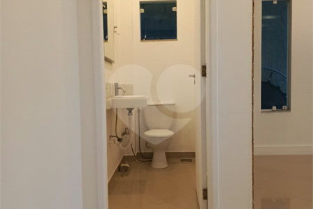 Casa à venda com 3 quartos, sendo 1 suíte, no condomínio Paraíso Classe A, Rio de Janeiro - RJ