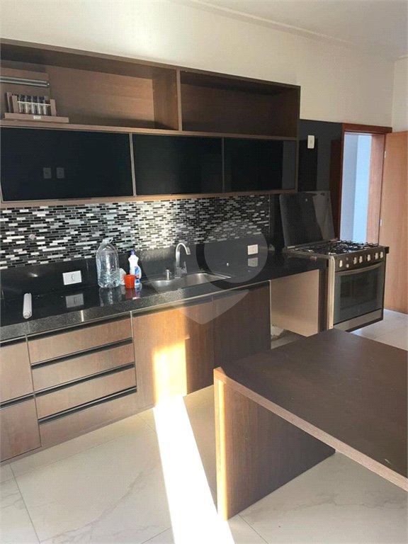 Casa à venda com 4 quartos, sendo 2 suítes,  no condomínio Residencial Castanheira, Sorocaba - SP