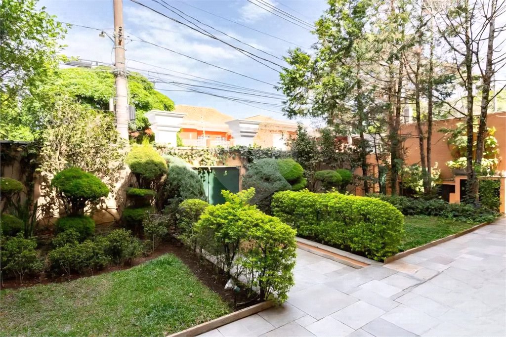 Casa à venda com 4 suítes em Jardim Leonor, São Paulo, SP
