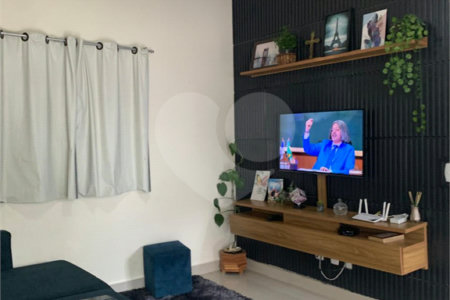 Casa à venda com 3 quartos, sendo 1 suíte, no condomínio Residencial Ponderosa, São Roque - SP