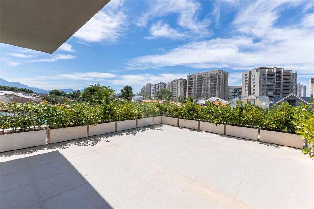 Casa à venda com 4 suítes no condomínio Riomar X, Rio de Janeiro - RJ