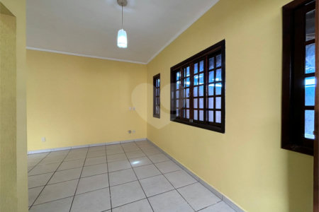 Casa à venda com 2 quartos, sendo 1 suíte, em Nova Cerejeira, Atibaia, SP