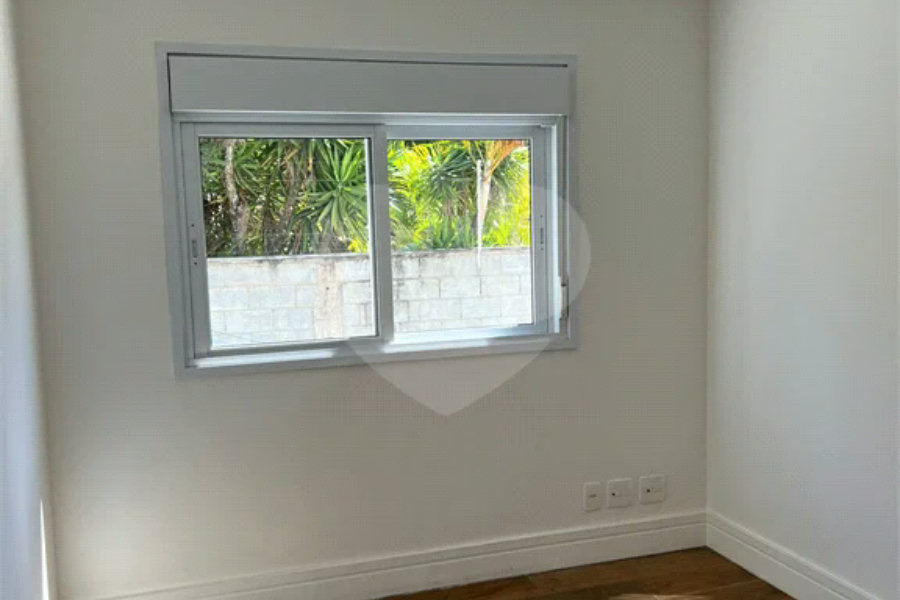 Casa à venda com 4 quartos, sendo 2 suítes, no condomínio Residencial Floresta, São Paulo - SP