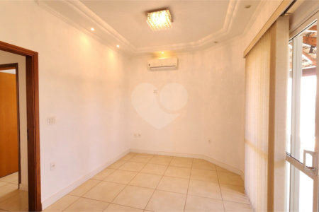 Casa à venda com 3 quartos, sendo 1 suíte, no condomínio Veneto, Araraquara - SP