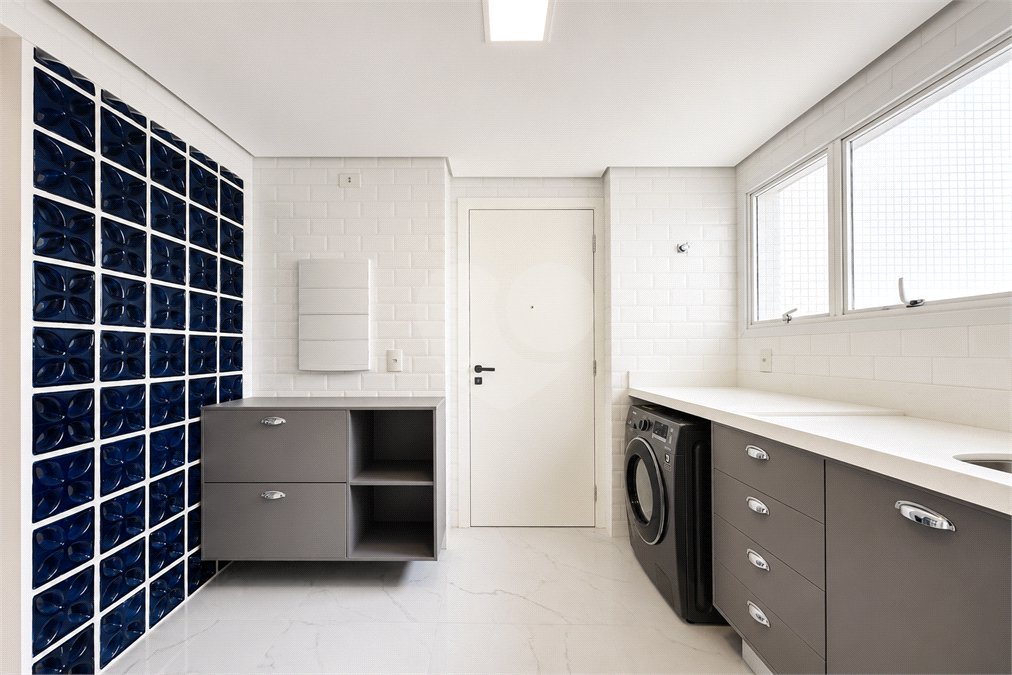 Apartamento à venda com 5 suítes em Parque Enseada, Guarujá, SP