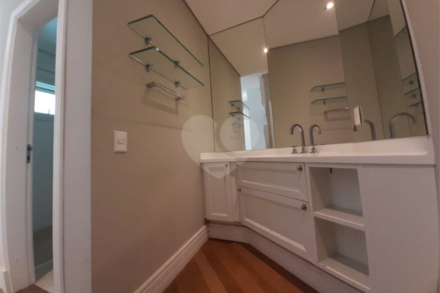 Casa à venda com 3 suítes no condomínio Chácara Francesa, São Paulo - SP