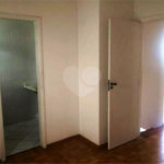 Casa à venda com 3 quartos, sendo 1 suíte, no condomínio Vila das Macieiras, São Paulo - SP