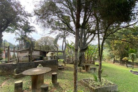 Chácara à venda com 3 quartos em Chácaras Ceres, Suzano, SP