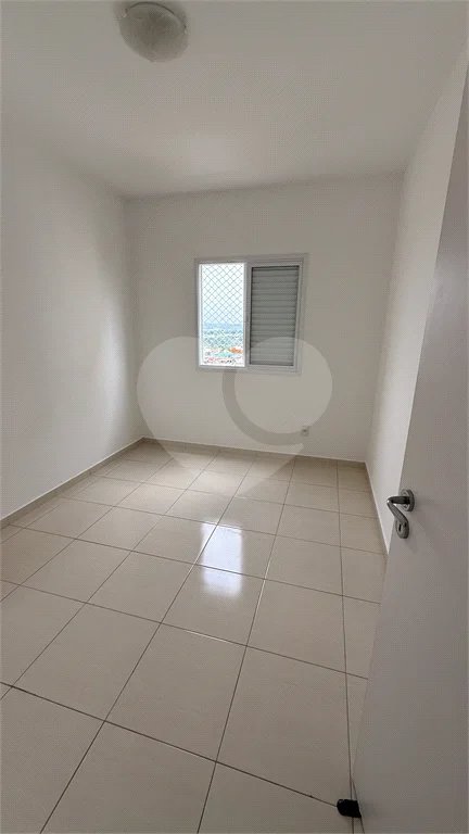 Apartamento à venda com 3 quartos, sendo 1 suíte,  em Jardim Nova Era, Salto, SP