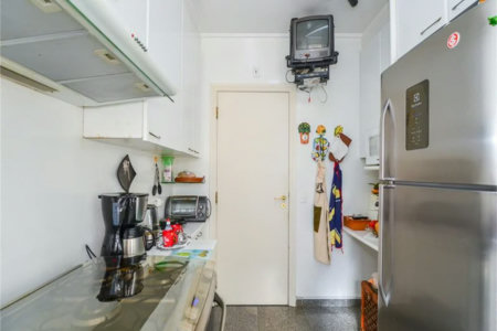 Apartamento à venda com 3 suítes em Vila Suzana, São Paulo, SP