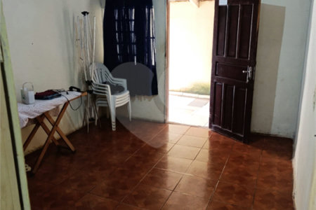 Casa à venda com 3 quartos em Vila Áurea, Ponta Porã, MS