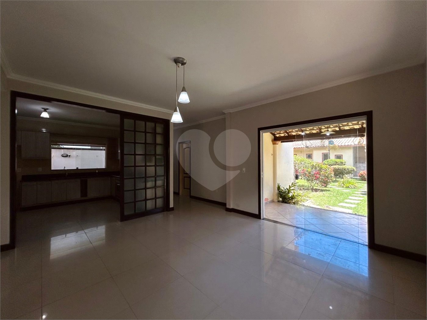 Casa à venda com 1 quarto, sendo 3 suítes,  em Outerio da Glória, Porto Seguro, BA