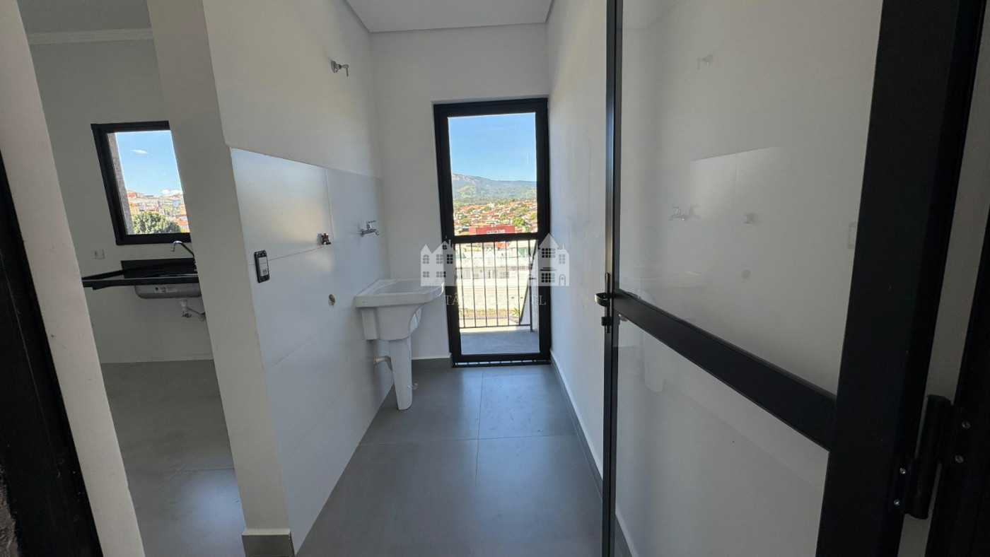 Casa à Venda no Jardim Imperial – Vista para a Pedra Grande, Atibaia/SP