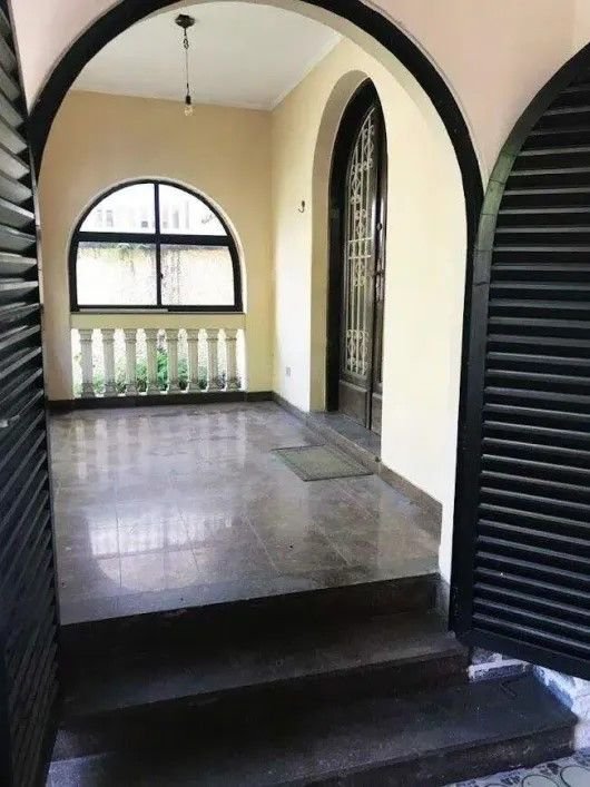 Casa/ Sobrado Amplo no Boqueirão/ Santos/SP