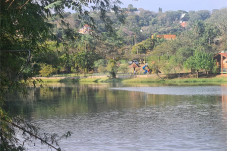 Casa à venda com 4 suítes no condomínio Marambaia, Vinhedo - SP