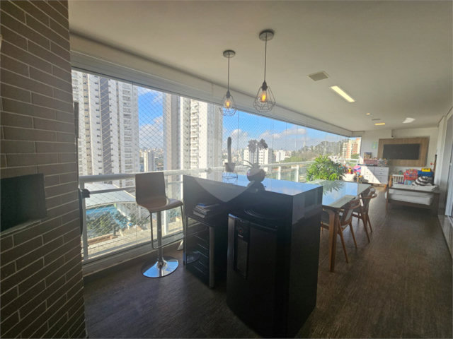 Apartamento à venda com 3 suítes em Santana, São Paulo, SP