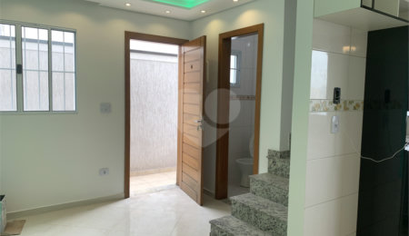 Casa à venda com 2 suítes no condomínio Residencial Pitangueiras, São Paulo - SP