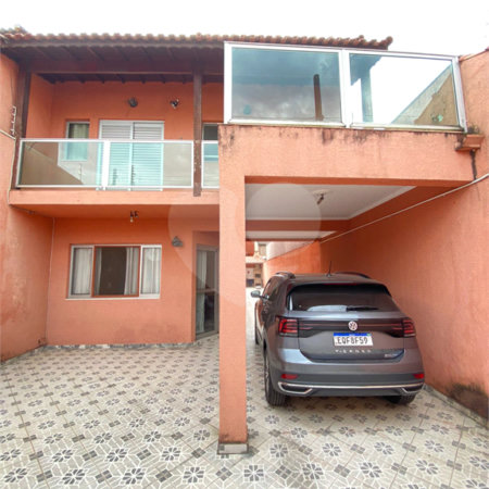 Sobrado à venda com 3 quartos, sendo 1 suíte, em Jardim dos Ipês, Suzano, SP
