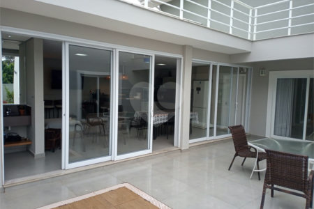 Casa à venda com 4 suítes no condomínio Villaggio Capriccio, Louveira - SP