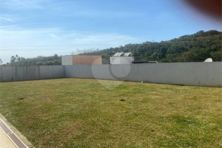 Casa à venda com 3 suítes no condomínio Altos de São Roque, São Roque - SP