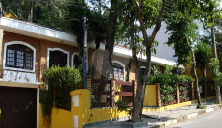 Casa Térrea à venda com 4 quartos, sendo 2 suítes,  em Vila Albertina, São Paulo, SP
