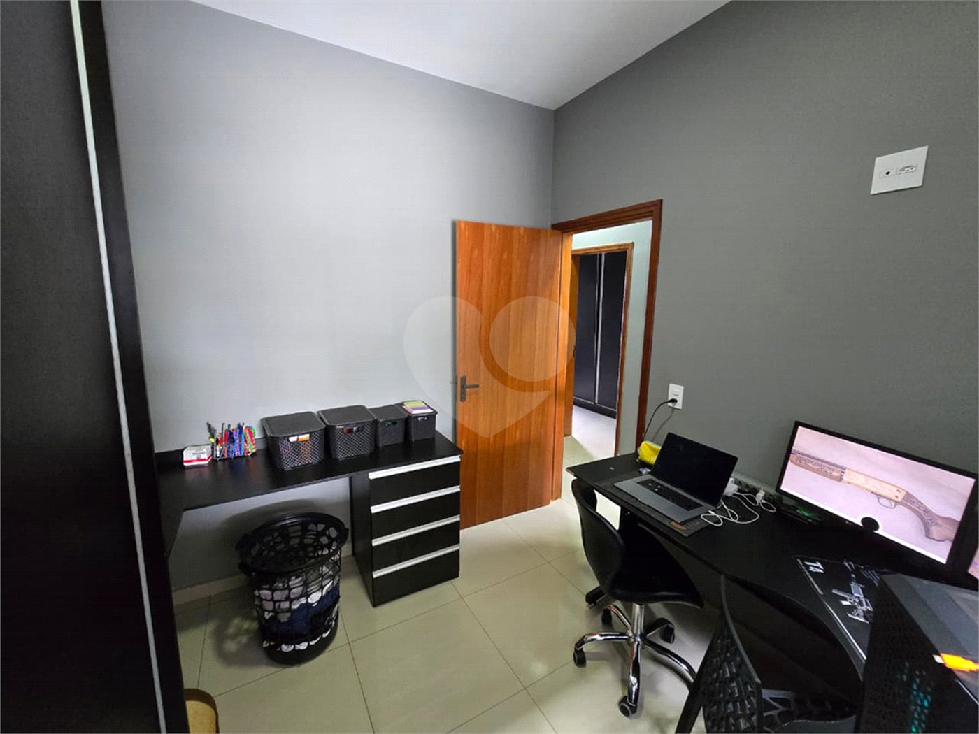 Casa à venda com 3 quartos, sendo 2 suítes,  no condomínio Residencial Marina, Itapetininga - SP