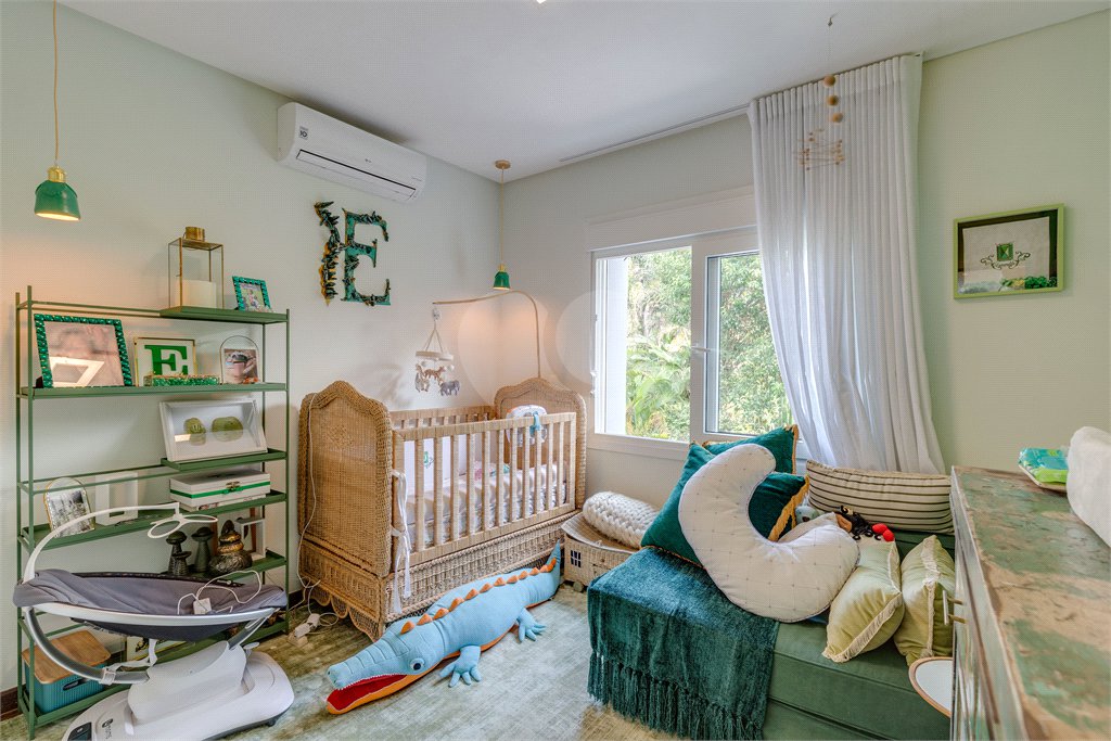 Casa à venda com 4 suítes no condomínio Residencial Canumã, São Paulo - SP
