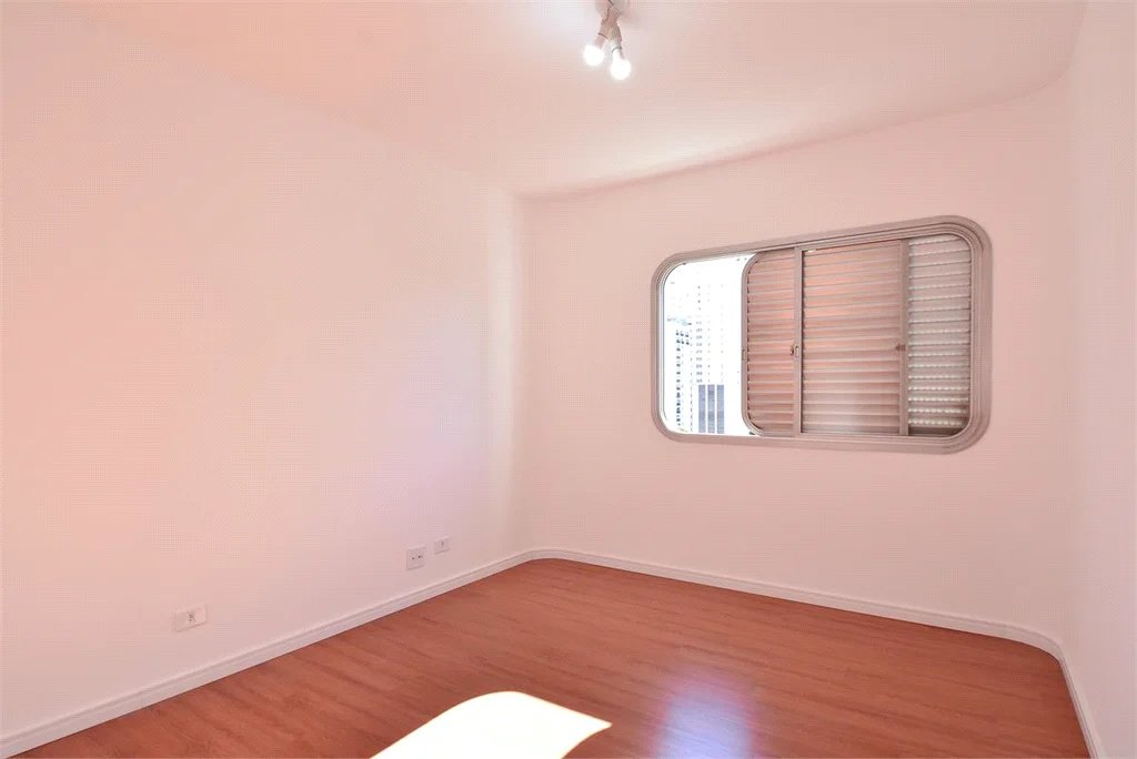 Apartamento à venda com 4 quartos, sendo 2 suítes, em Brooklin Paulista, São Paulo, SP